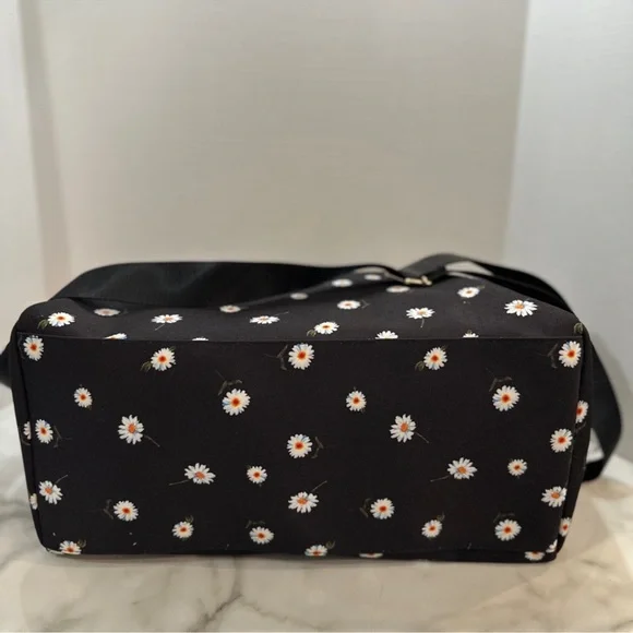 Alice + Olivia Black Daisy Print Travel Weekender Duffle Bag 🌼 - Picture 7 of 14